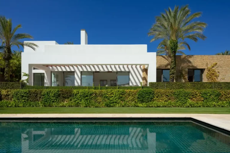 FCG45-B6 | Country home situated in Casares covered terrace