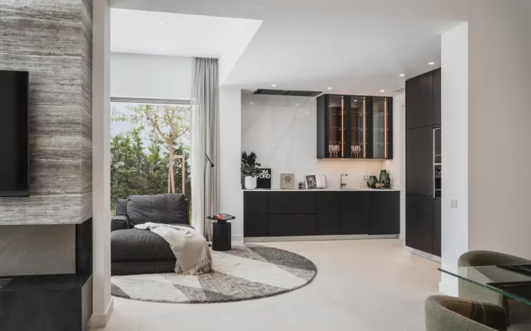 KNH-B5-04 | Two-bed family villa prime Estepona location