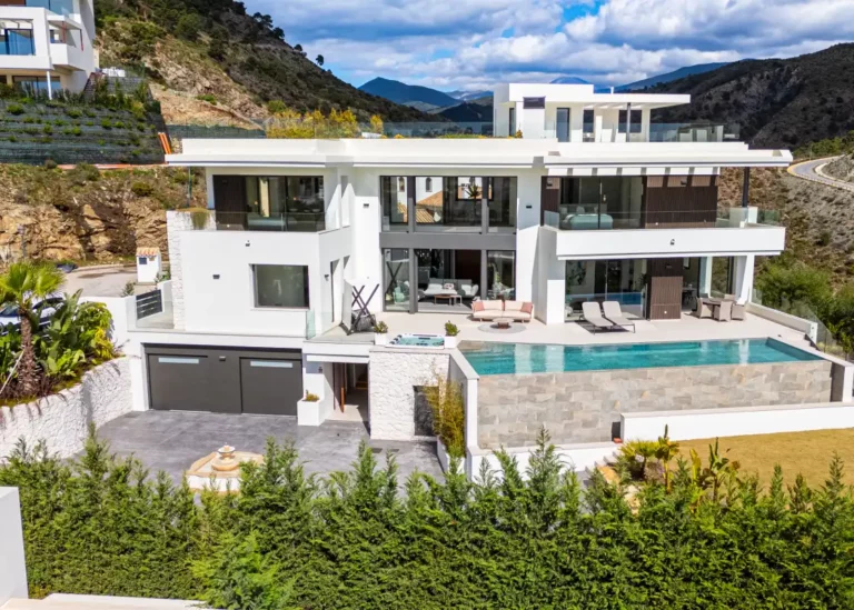 LO10-B6 | Exquisite 6-bed luxury villa Benahavís property outdoor space