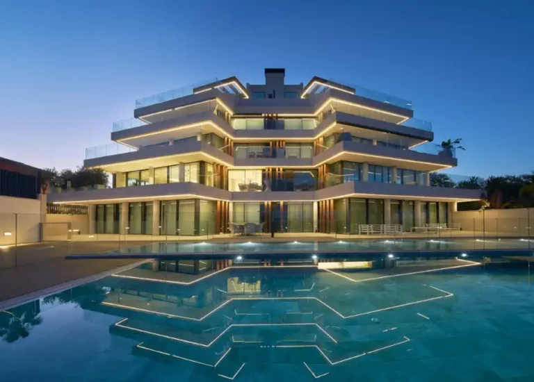 TSP-F1-DA-B2 | 2-room studio 108m² living area in Estepona, Spain