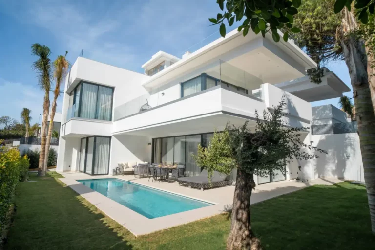 VIRV-B4 | Property located in Marbella