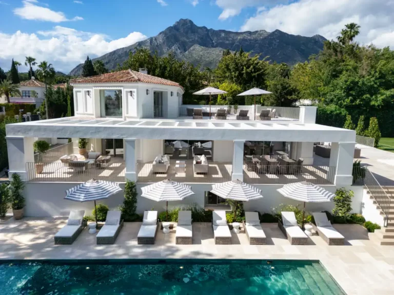 VISU-B6 | Contemporary villa 712 square metre in Marbella, Spain with outdoor living