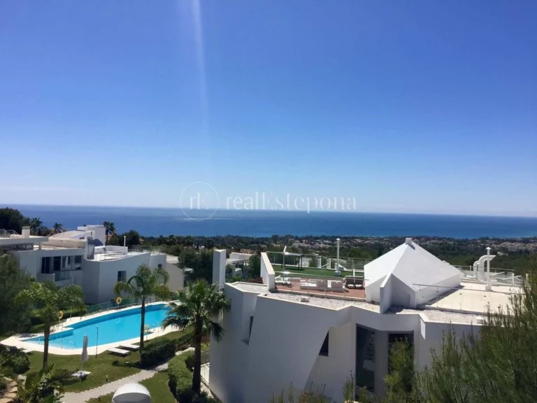 437-01536P | Town House in Marbella Golden Mile – € 3,000,000 – 4 beds, 4 baths