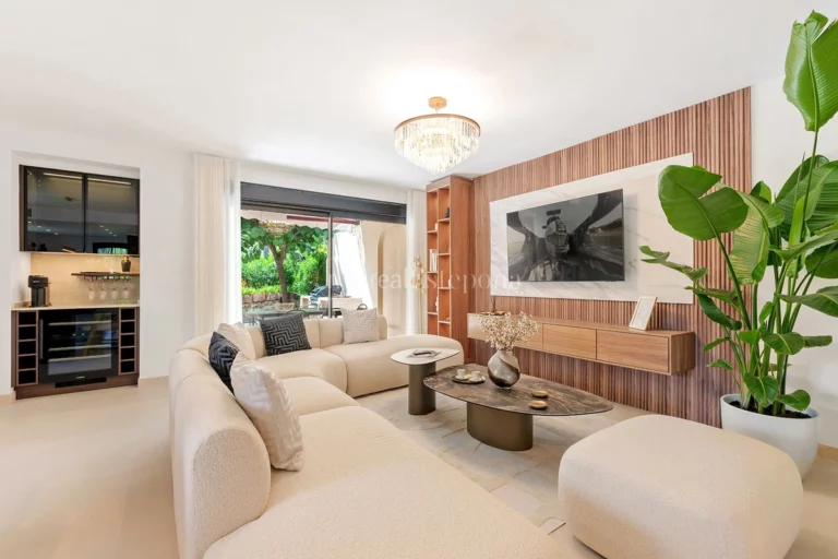 963-00058P | Town House in Marbella Golden Mile – € 1,795,000 – 4 beds, 2 baths