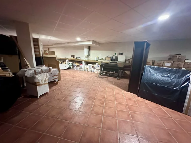963-00130P | Commercial Premises in Marbella East – € 520,000 – 0 beds, 3 baths