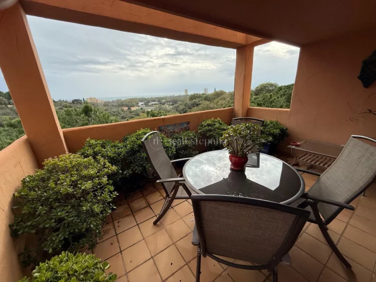300-01881P | Apartment in Marbella East – € 465,000 – 2 beds, 2 baths
