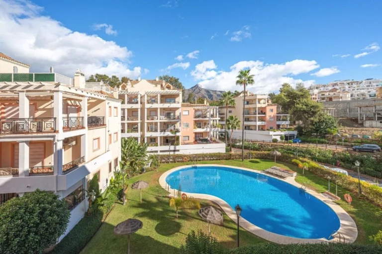 300-01714P | Apartment in Nueva Andalucia – € 455,000 – 2 beds, 2 baths