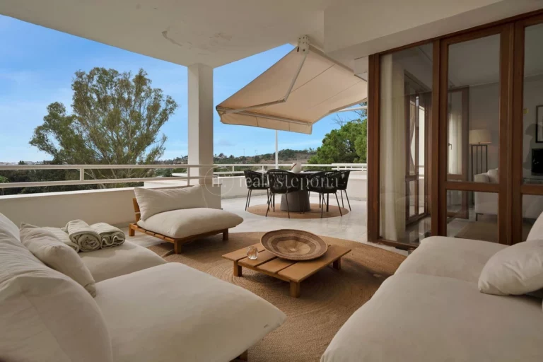 300-01766P | Apartment in Nueva Andalucia – € 890,000 – 2 beds, 3 baths