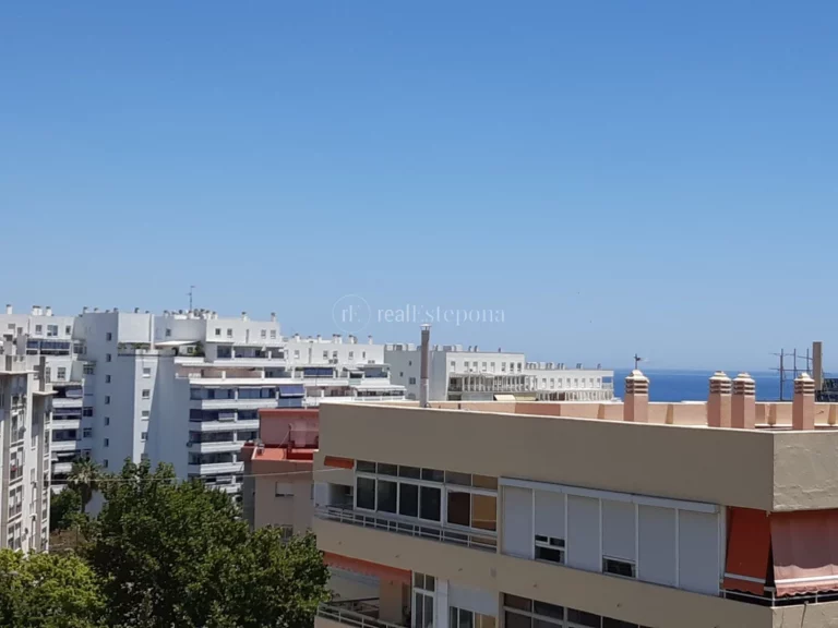 300-01677P | Penthouse in Marbella – € 415,000 – 2 beds, 1 baths