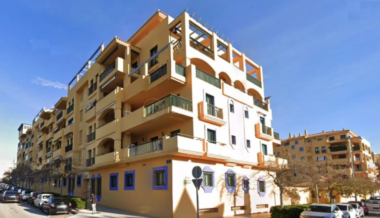 300-01787P | Apartment in San Pedro de Alcantara – € 570,000 – 3 beds, 3 baths