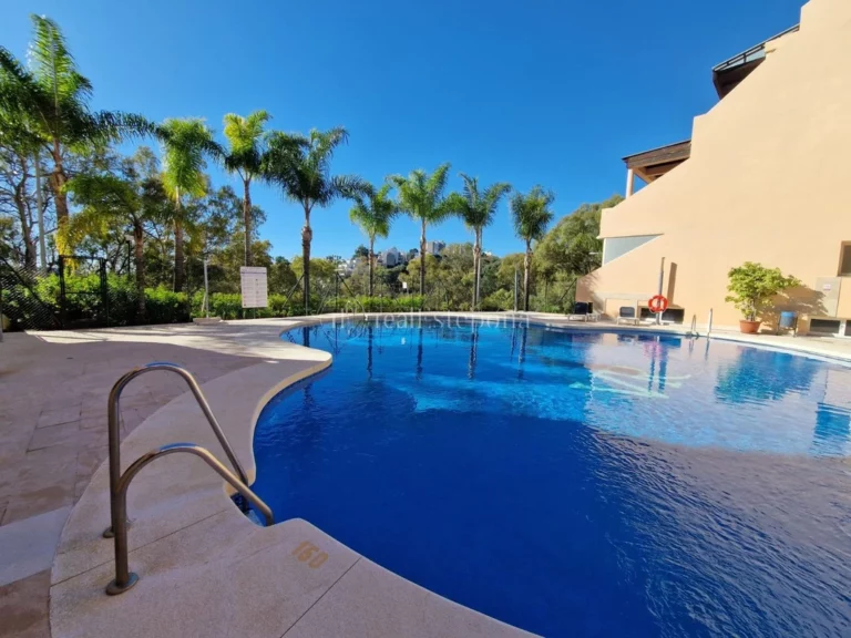 300-01814P | Apartment in Nueva Andalucia – € 585,000 – 2 beds, 2 baths