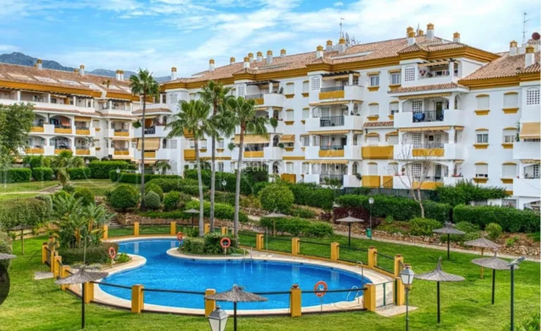 300-01809P | Apartment in Marbella Golden Mile – € 665,000 – 3 beds, 2 baths