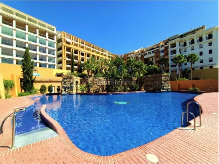 300-01828P | Apartment in San Pedro de Alcantara – € 580,000 – 2 beds, 2 baths