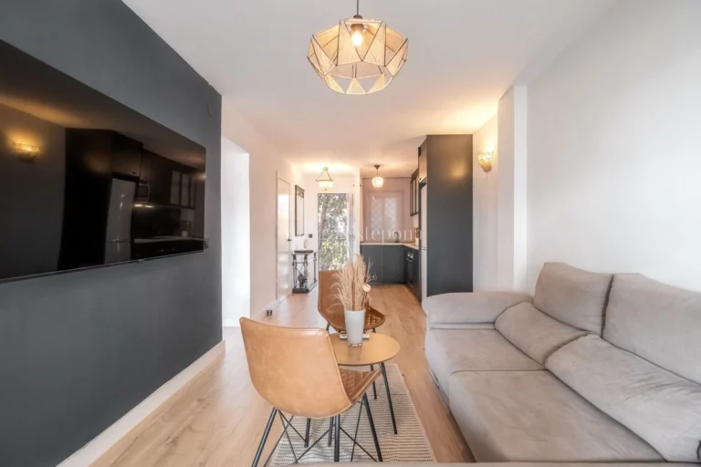 360-02018P | Apartment in Marbella East – € 329,000 – 2 beds, 1 baths