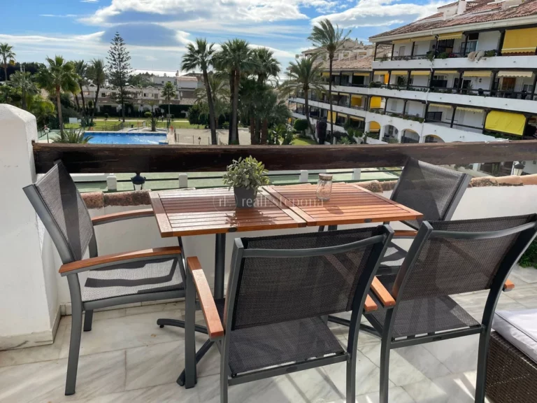 223-02337P-DUP | Duplex Penthouse in Marbella Golden Mile – € 515,000 – 2 beds, 2 baths