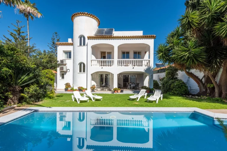 MEX1055 | Villa in San Pedro de Alcantara – € 1,950,000 – 4 beds, 3 baths