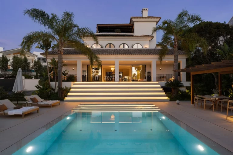 COLMAYA | Villa in Nueva Andalucia – € 5,695,000 – 6 beds, 6 baths