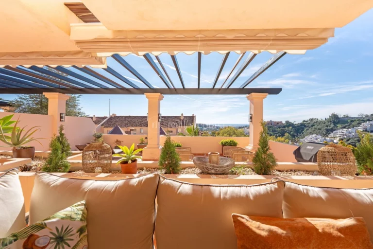 PVM0076 | Ground Floor Apartment in Nueva Andalucia – € 1,100,000 – 3 beds, 3 baths