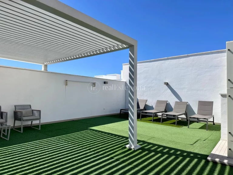 963-00193P | Duplex Penthouse in San Pedro de Alcantara – € 675,000 – 3 beds, 2 baths