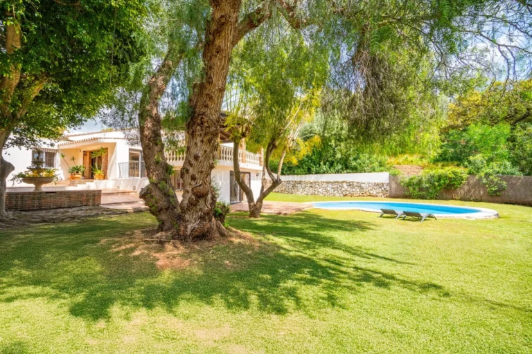 395-AP1150 | Villa in Marbella East – € 1,190,000 – 4 beds, 3 baths