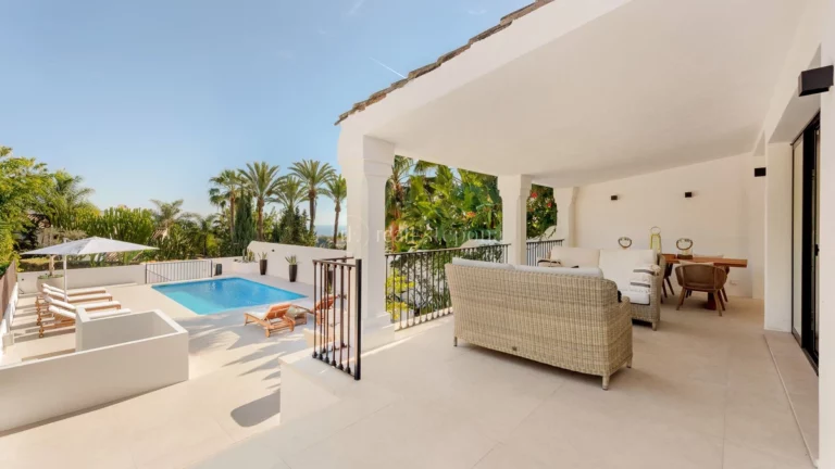 TMRV0788 | Semi Detached Villa in Marbella Golden Mile – € 2,250,000 – 3 beds, 3 baths