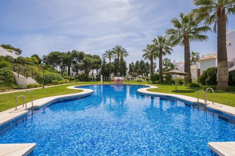 2636HFA | Apartment in Marbella East – € 2,450,000 – 3 beds, 2 baths