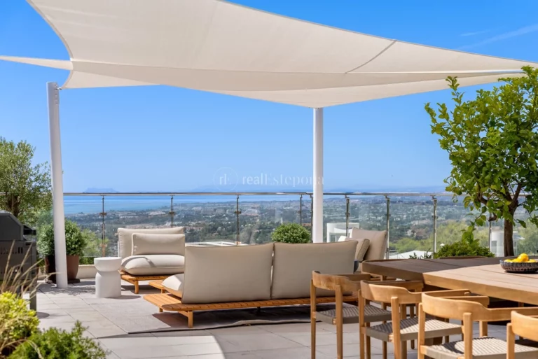 885-00541P | Semi Detached House in Marbella Golden Mile – € 3,850,000 – 3 beds, 3 baths