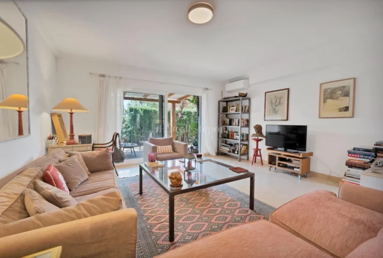 bella00139 | Semi Detached House in Marbella Golden Mile – € 840,000 – 4 beds, 3 baths