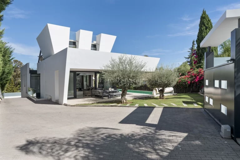 855-00109P | House in Nueva Andalucia – € 3,275,000 – 5 beds, 5 baths
