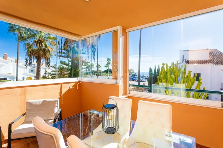ST6200 | Apartment in Marbella East – € 650,000 – 2 beds, 2 baths