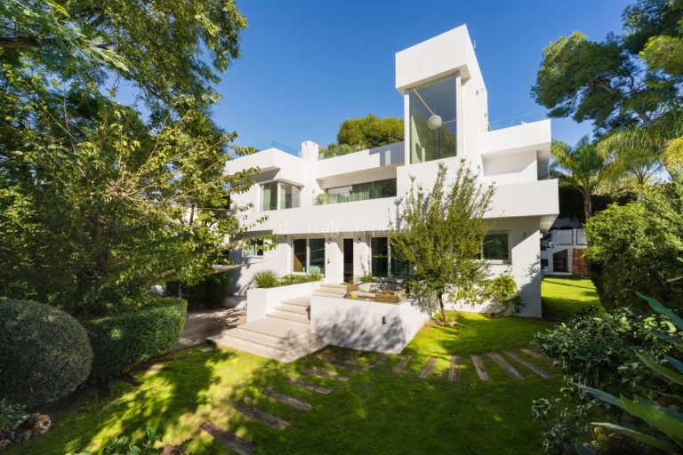 R4889560 | Villa in Nueva Andalucia – € 2,190,000 – 6 beds, 6 baths
