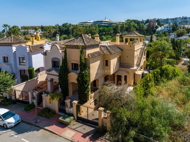 RM014 | Semi Detached Villa in Marbella – Puerto Banus – € 2,575,000 – 5 beds, 5 baths